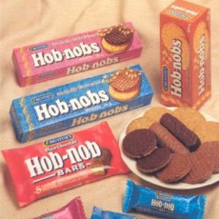 Die Variante HobNobs wird 1985 eingeführt. Eine Variante mit Milchschokolade folgt 1987.