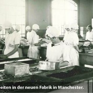 Während des ersten Weltkrieges nutzte die Firma ihr Wissen und ihre Produktionskapazitäten zur Herstellung von Keksen als Eisenration. Die Nachfrage stieg und es wurde eine neue Fabrik in Manchester gebaut.